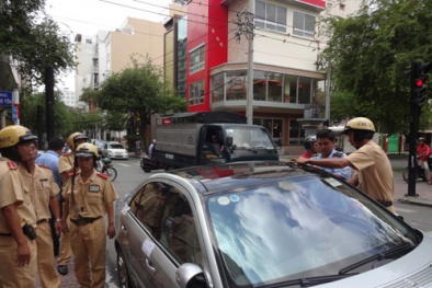 Đại gia vi phạm giao thông vẫn thách thức công an